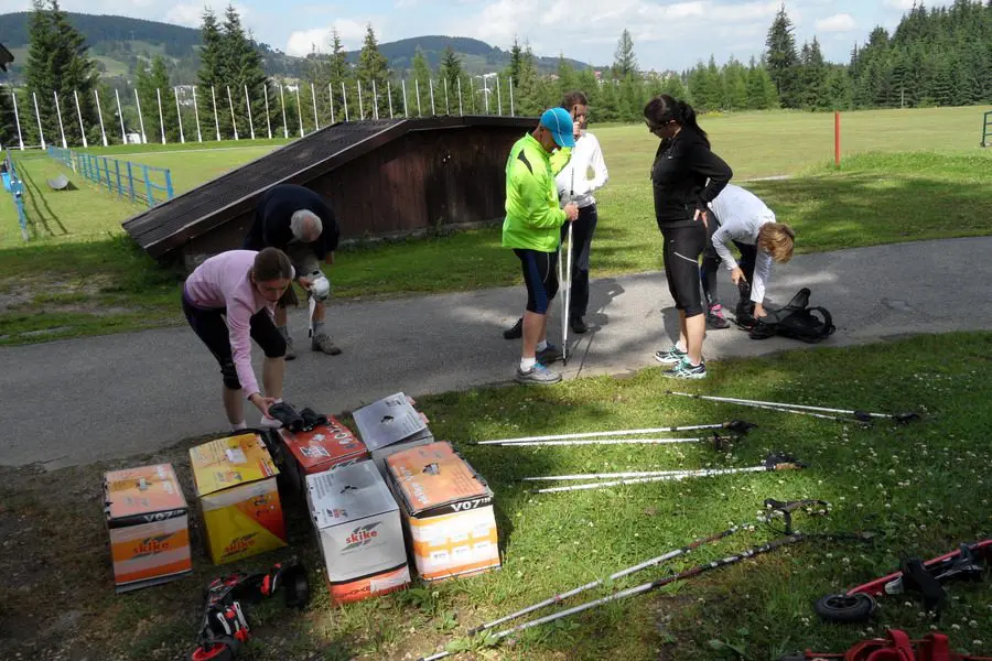 Zajęcia z Nordic Skating odbywały się na rolkach Skike