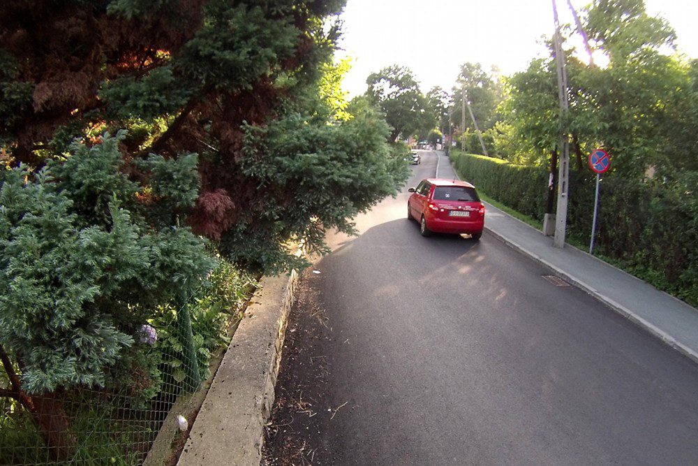 Samochody na części otwartej dla ruchu