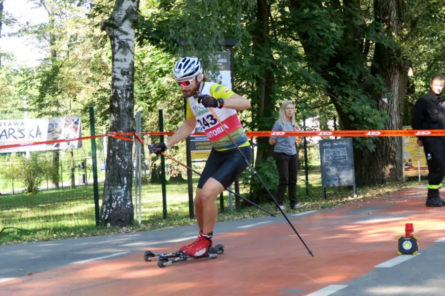 60 zawodników zmierzyło się na nartorolkach w XVI Mistrzostwach Ustronia w Sprintach